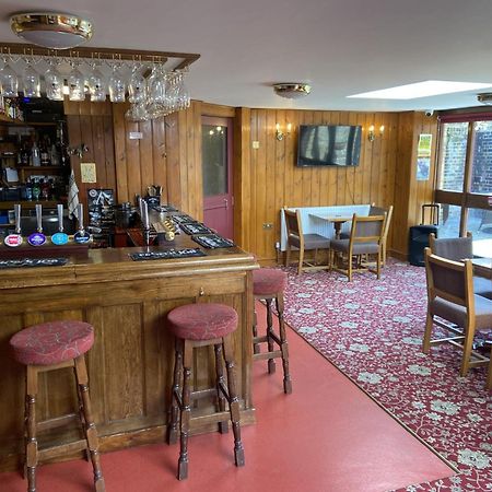 The Jolly Drayman Pub And Hotel Грейвсенд Екстериор снимка